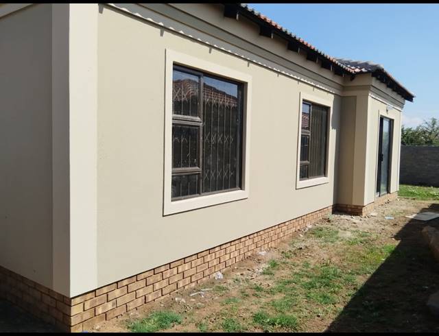 3 BEDROOM HOUSE FOR SALE IN VANDERBIJLPARK CE 3